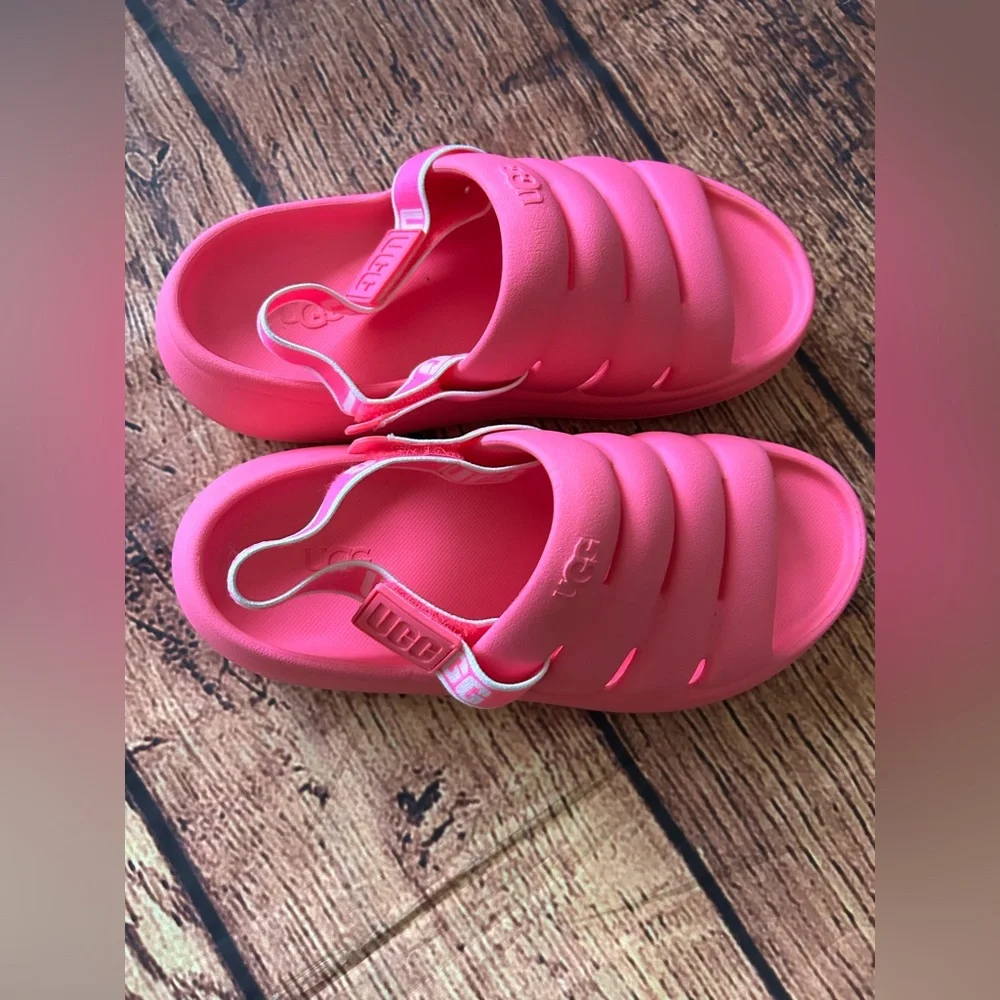 UGG vibrant fun kids
